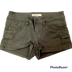 YMI Army Green Women’s Shorts Mini Cargo Pocket Size 1